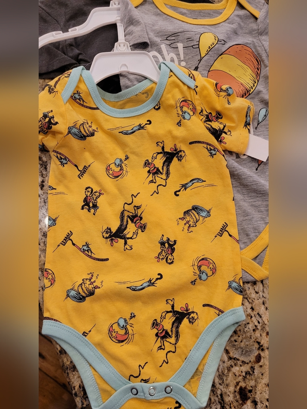 NWT | Dr. Seuss Bodysuit Set Boy/Unisex 18m - Picture 3 of 6